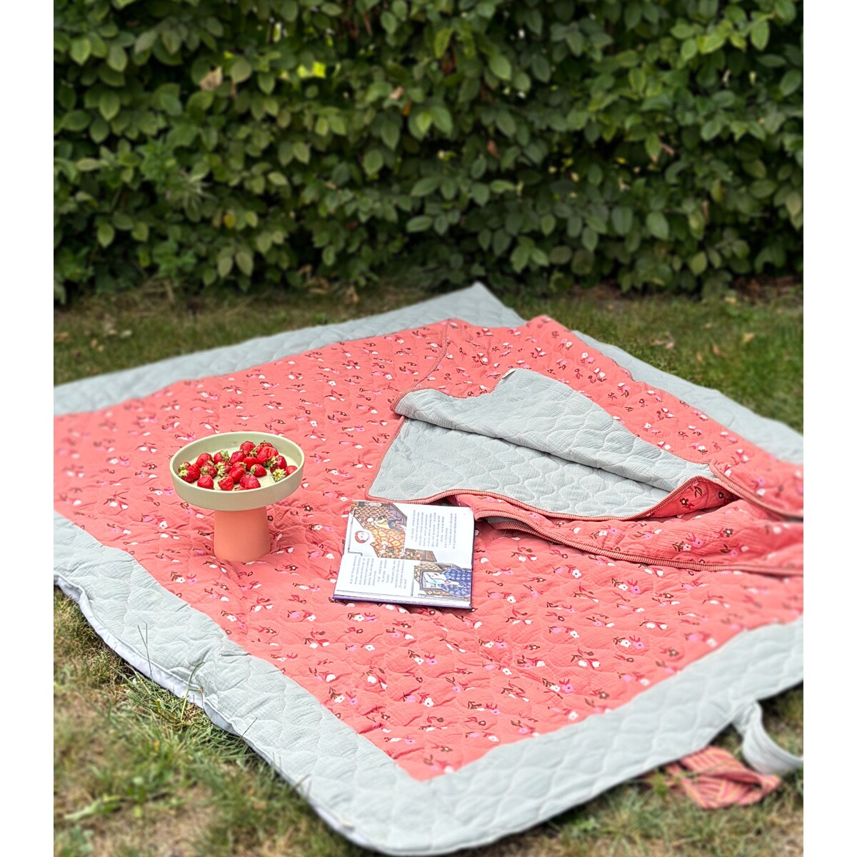 Vintage flowers – pikowany koc piknikowy XXL – mata piknikowa 180×150 cm