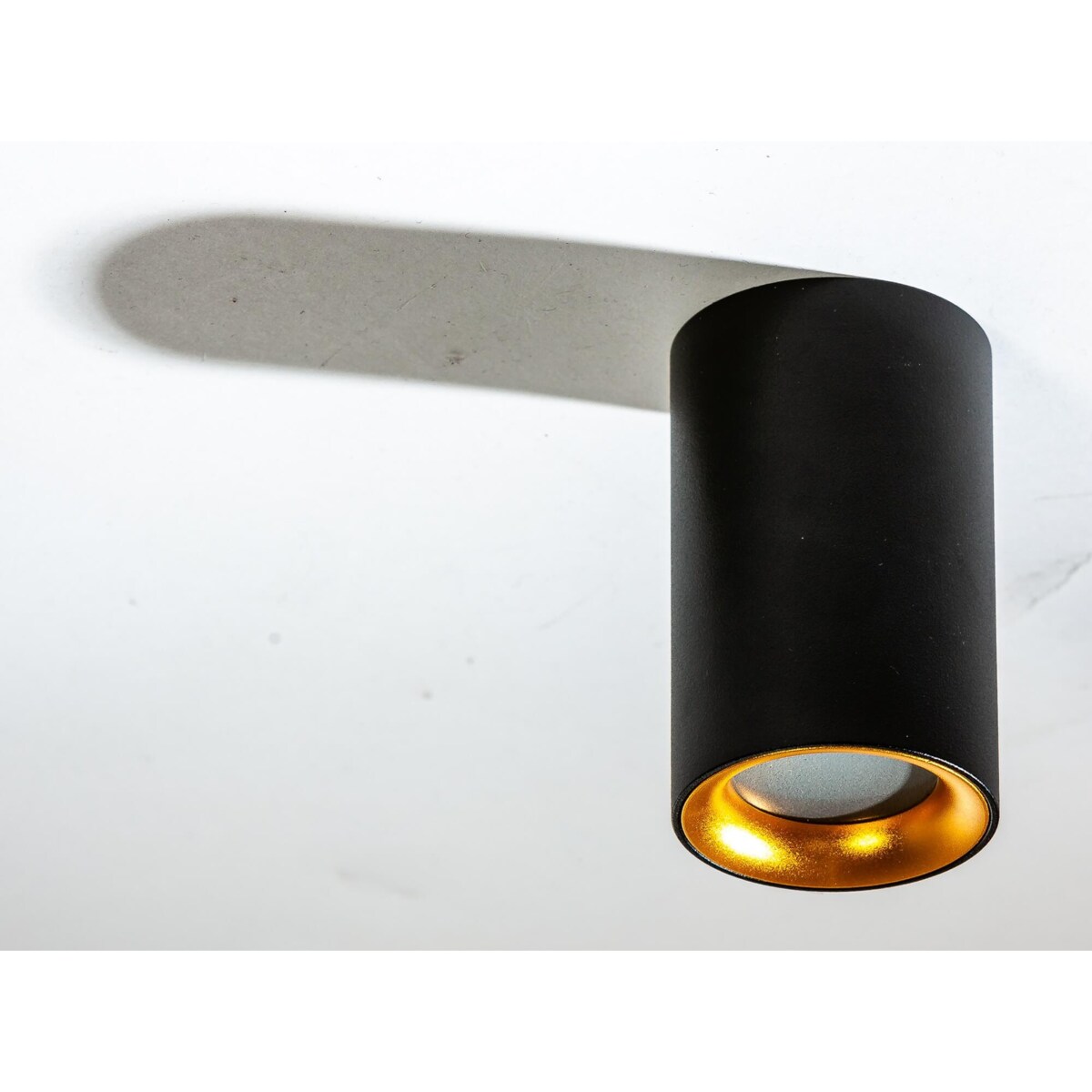 Natynkowa lampa przysufitowa Eiger AZ4261 IP54 czarna złota