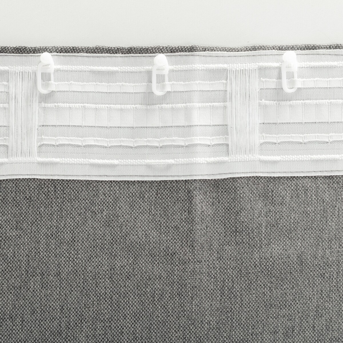 Zasłona BASIC na taśmie marszczącej 140x300cm szary 1 szt. 140x300 szary