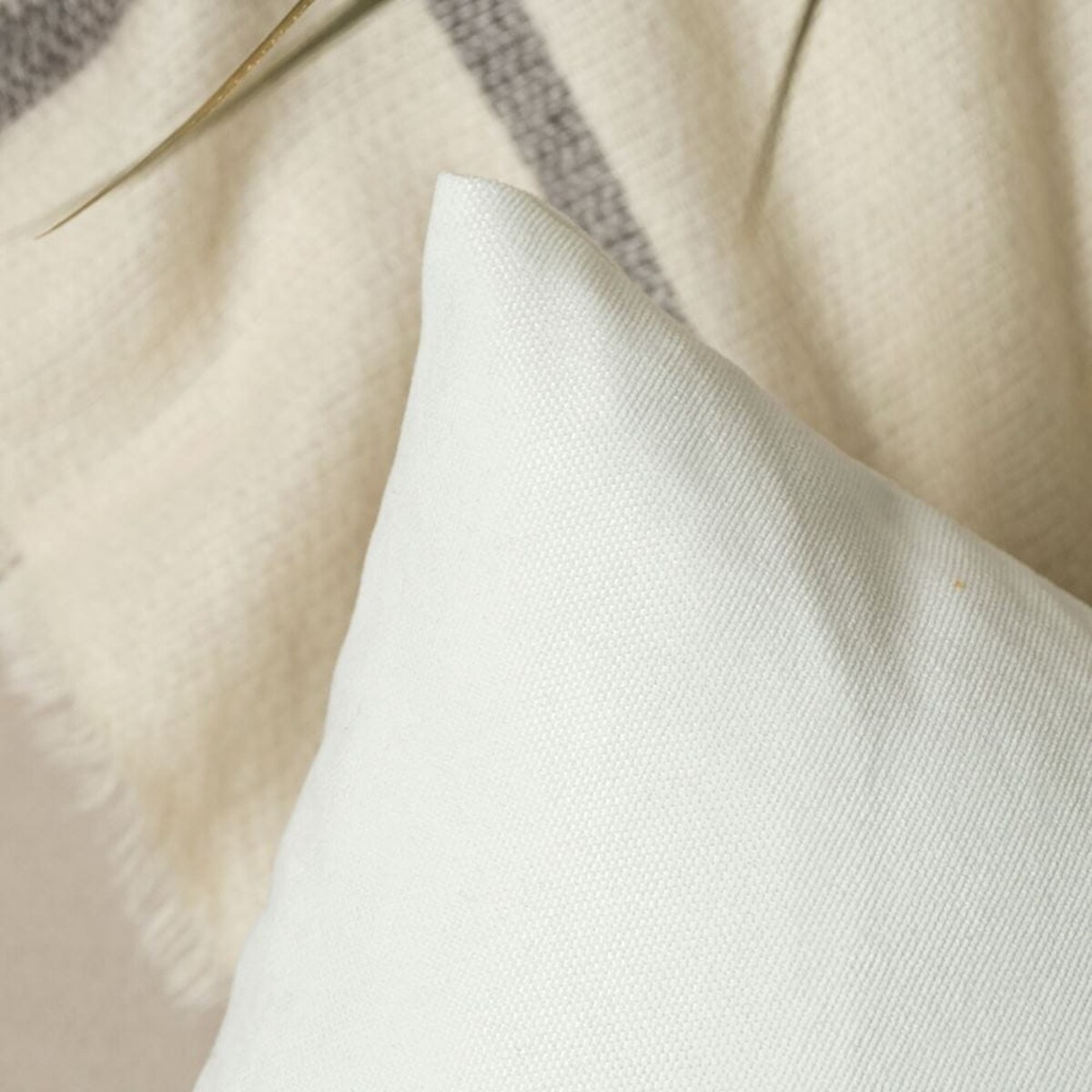 Poszewka dekoracyjna 40x40 biała, gładka