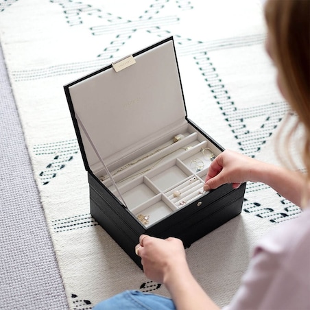 Szkatułka na biżuterię Stackers potrójna classic czarna velvet