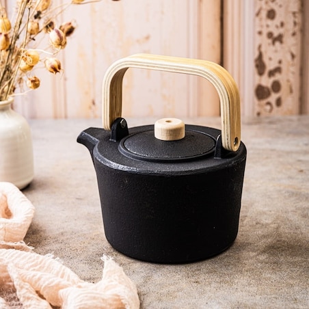 Czajniczek żeliwny Zaparzacz do herbaty z drewnianym uchwytem 1.3L KINGHOFF