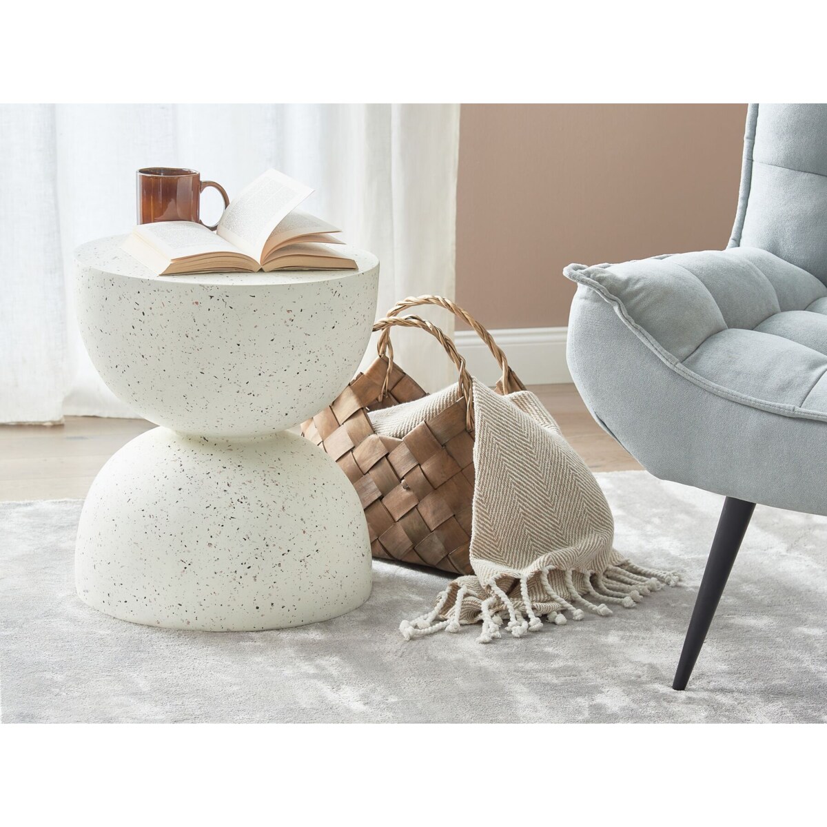 Stolik pomocniczy biały z efektem lastryko CAORIA