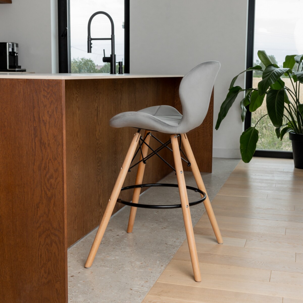 Hoker tapicerowany do wyspy jadalni kuchni skandynawski