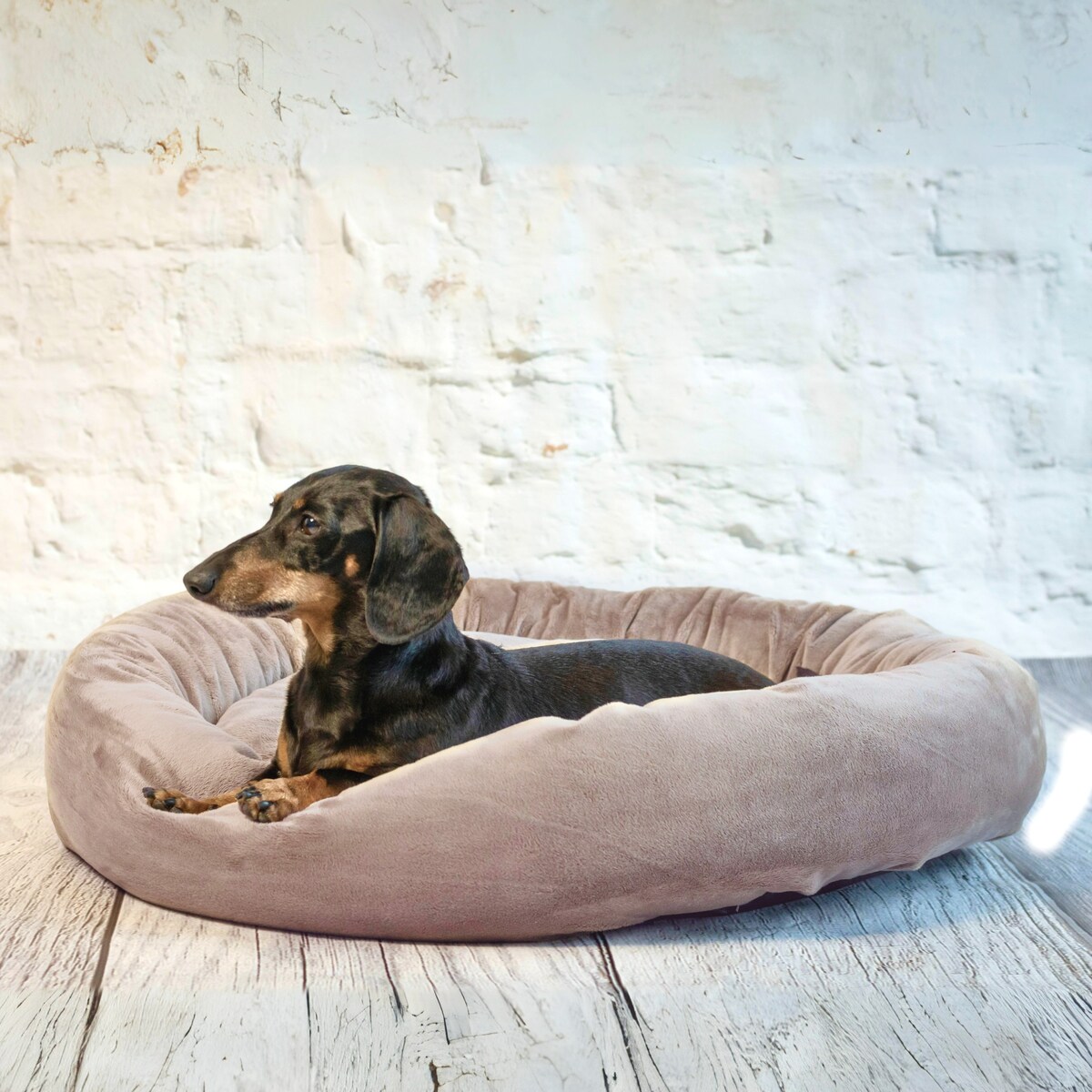 Pluszowe legowisko dla psa lub kota BUZZY, 75x65 cm, Brąz