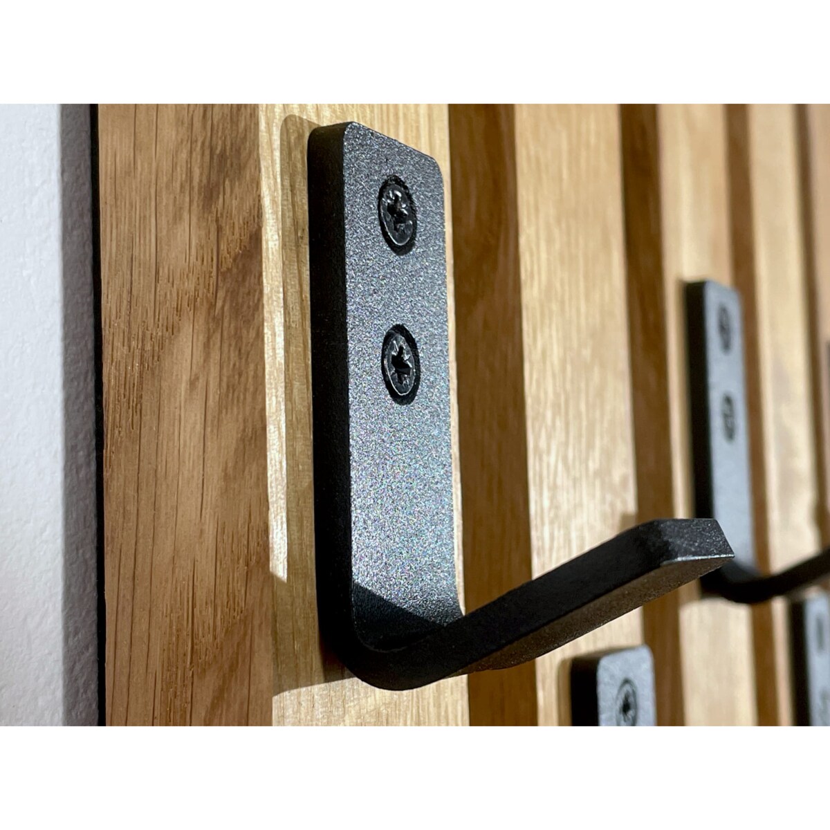 Drewniany wieszak na ubrania Lamele 98cm moduł 40cm