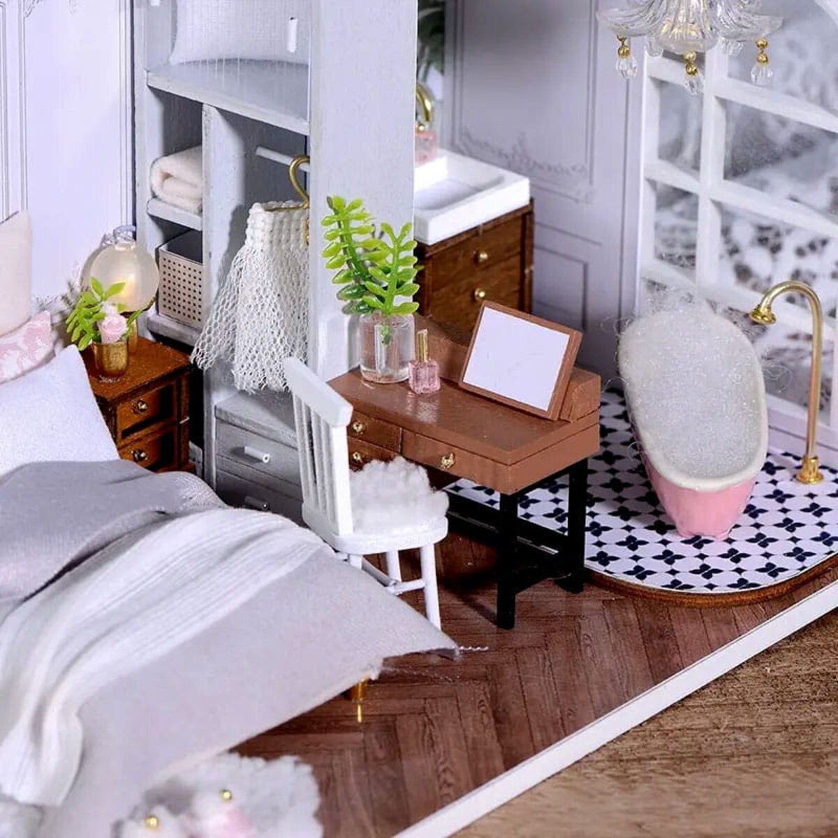 Miniaturowy domek - Okna Barcelony