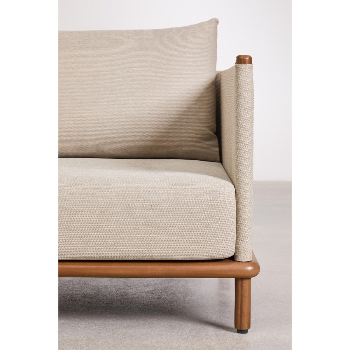 Zestaw ogrodowy: 2 fotele i 2 stoliki kawowe z drewna akacjowego Olivia