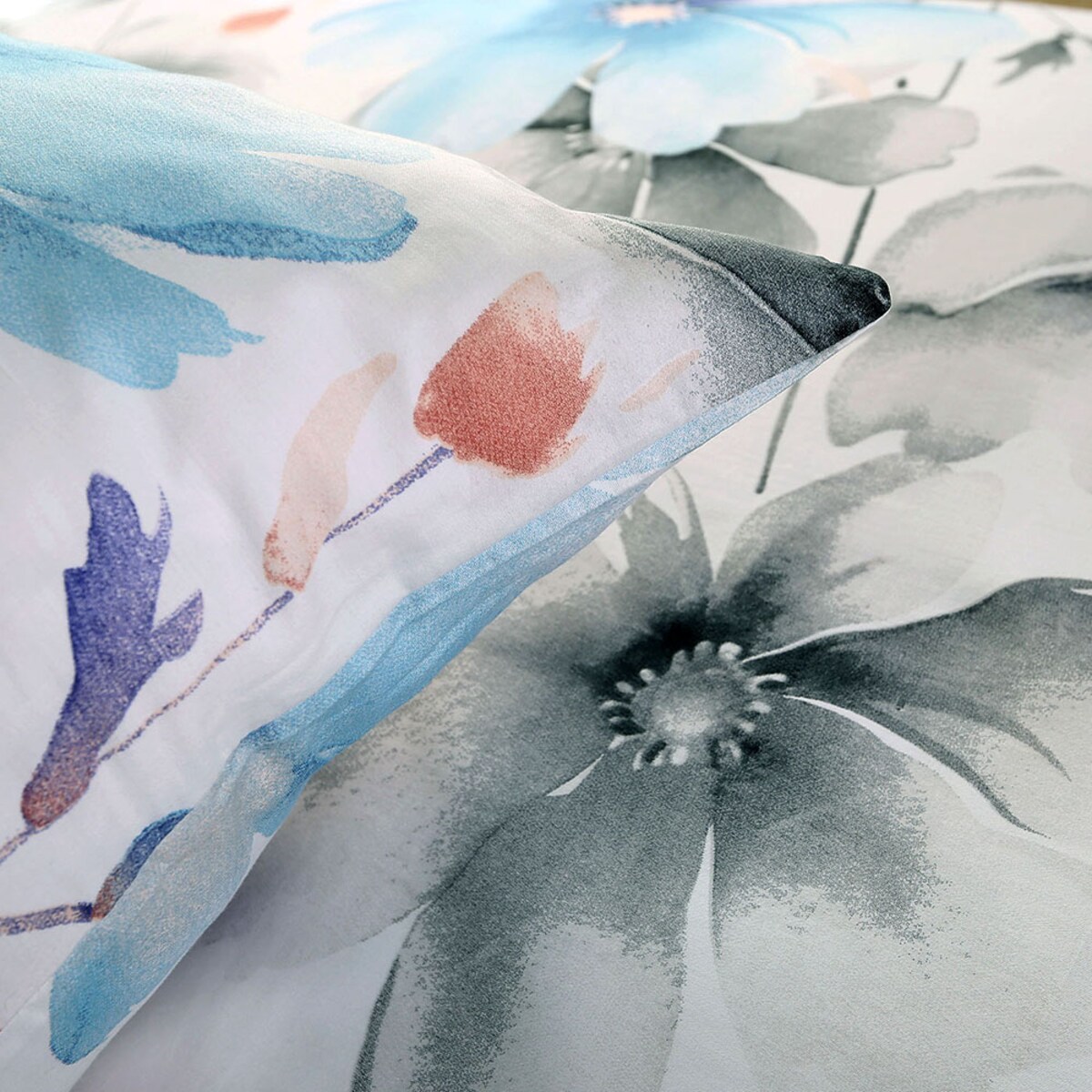 Pościel satyna bawełniana 140x200 Lunara biała w duże pastelowe niebieskie kwiaty, Satynlove