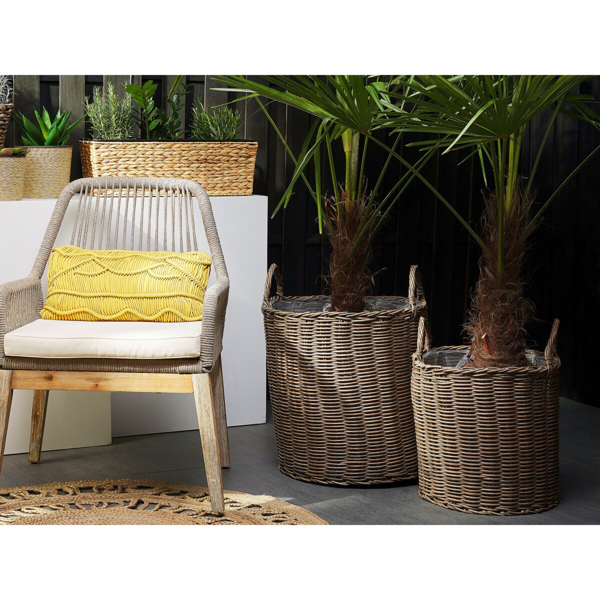 Zestaw 2 koszy na kwiaty z technorattanu brązowy BITOLA