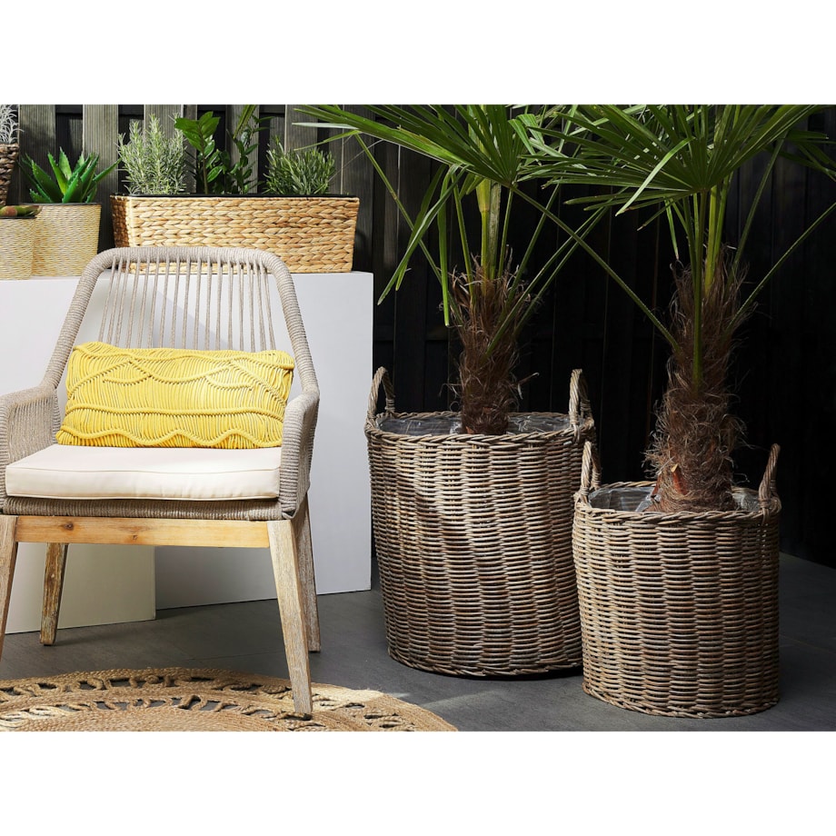 Zestaw 2 koszy na kwiaty z technorattanu brązowy BITOLA