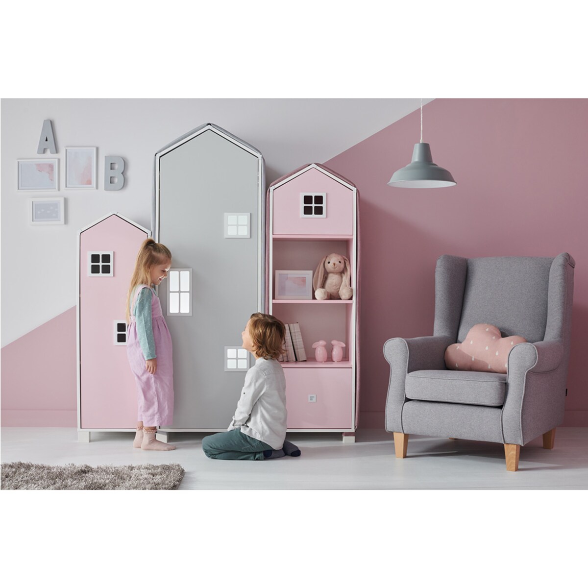KONSIMO MIRUM Różowy regał z szufladą w kształcie domku dla dziewczynki