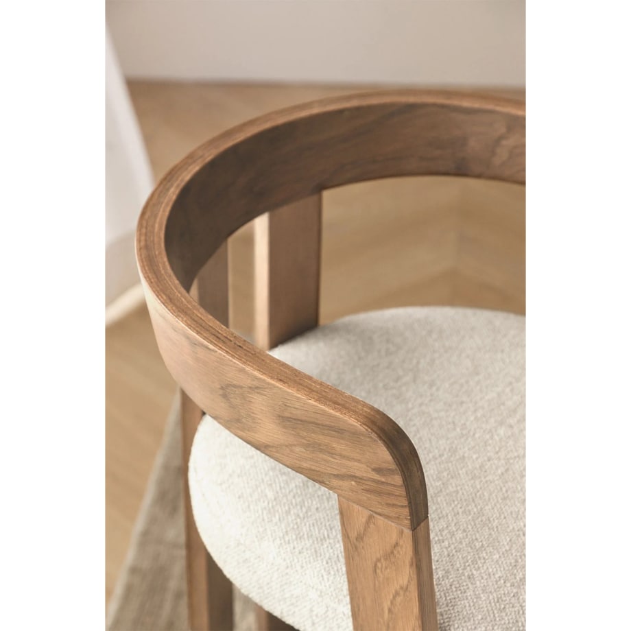 Krzesło z podłokietnikami, jasne drewno, kremowe bouclé, Yvonne