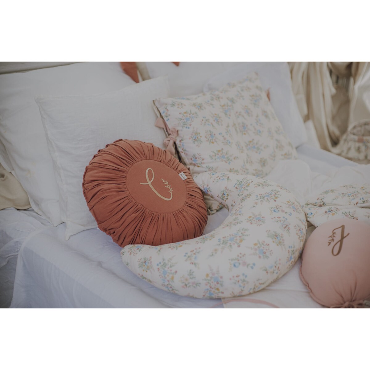 Poduszka do karmienia Blooming Meadow