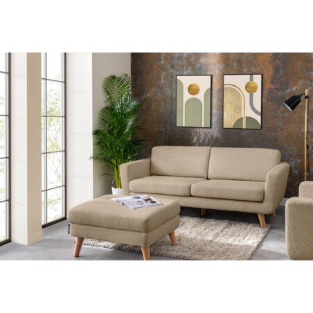 KONSIMO TAGIO Skandynawska 3-osobowa sofa z beżowej tkaniny jagnięcej