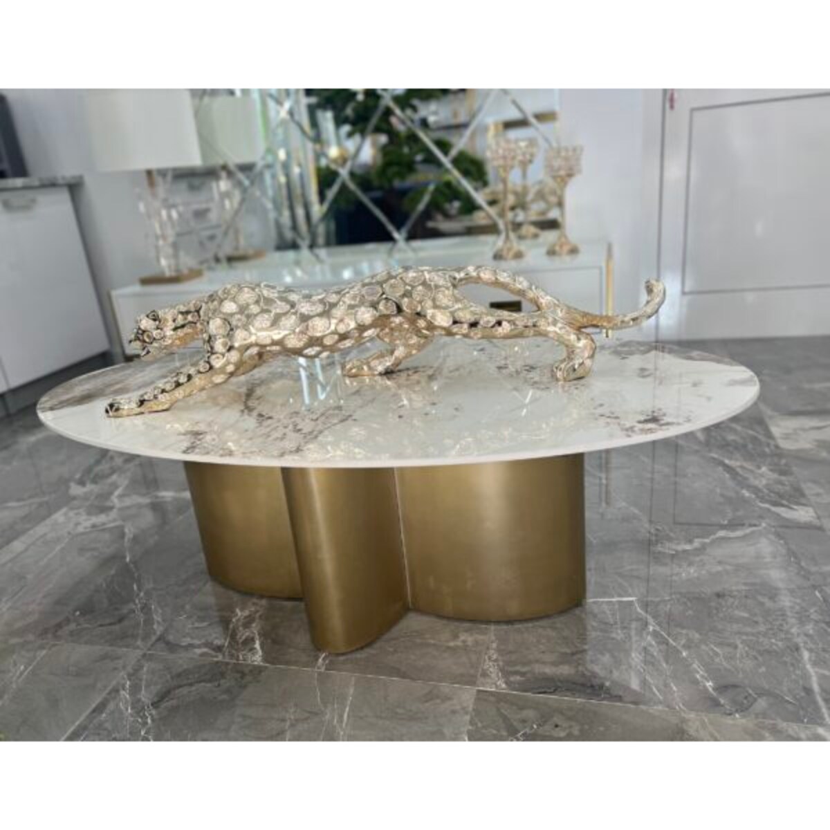Nowoczesny złoty stolik kawowy owalny Premium Emporio z kamiennym blatem marmurkowym 130x70
