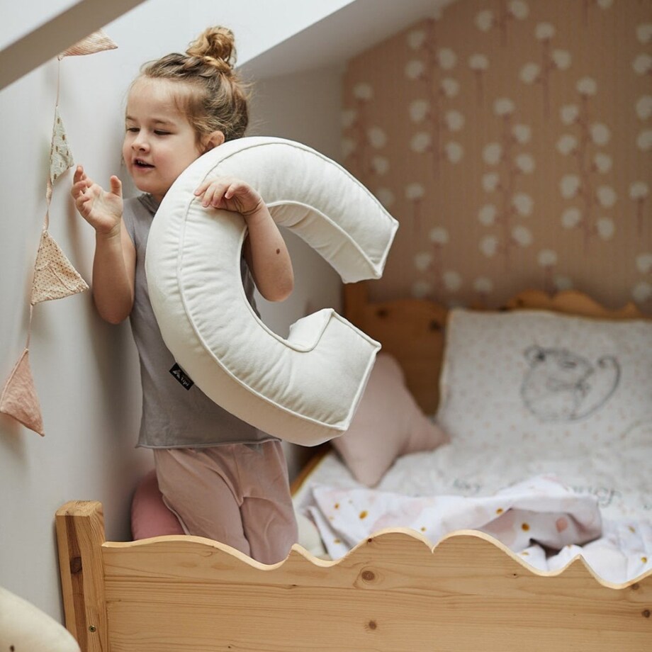 Poduszka literka S, miodowy, 35x40cm, Posh Velvet