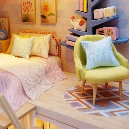 Miniaturowy domek - Śniadanie pod pergolą