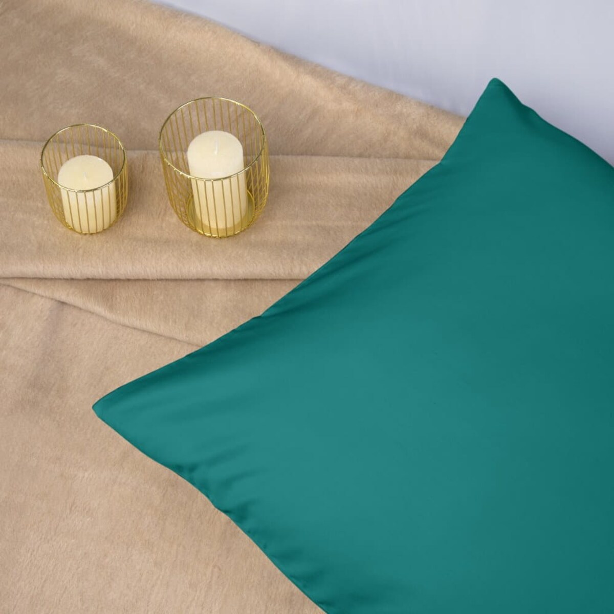 Poszewka satynowa 50x70 kolor Ciemny turkus