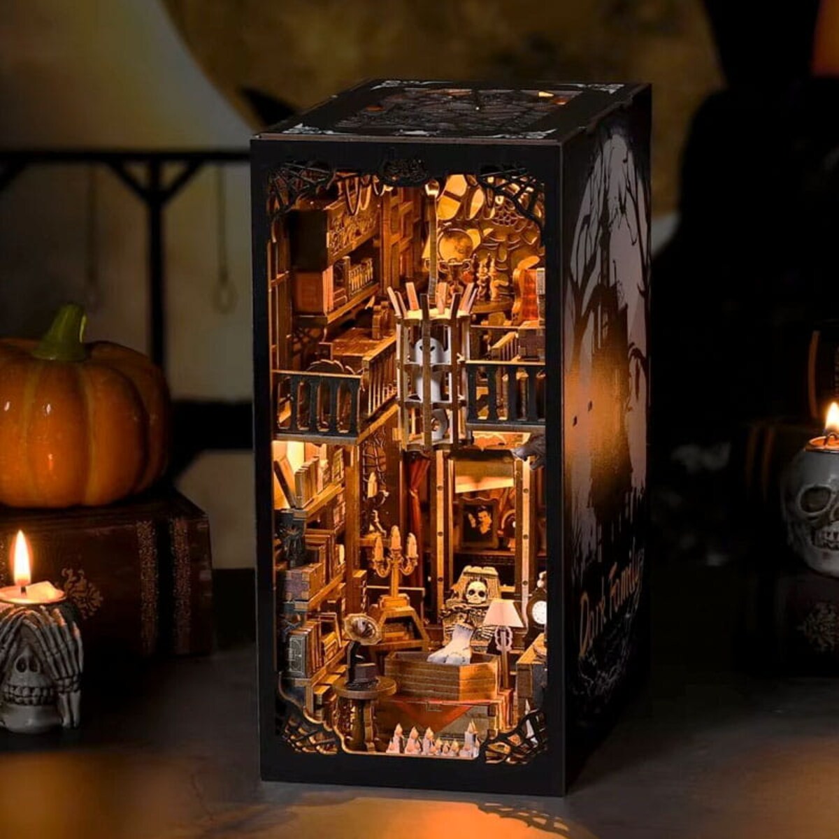 Miniaturowy domek Book Nook - Dracula family