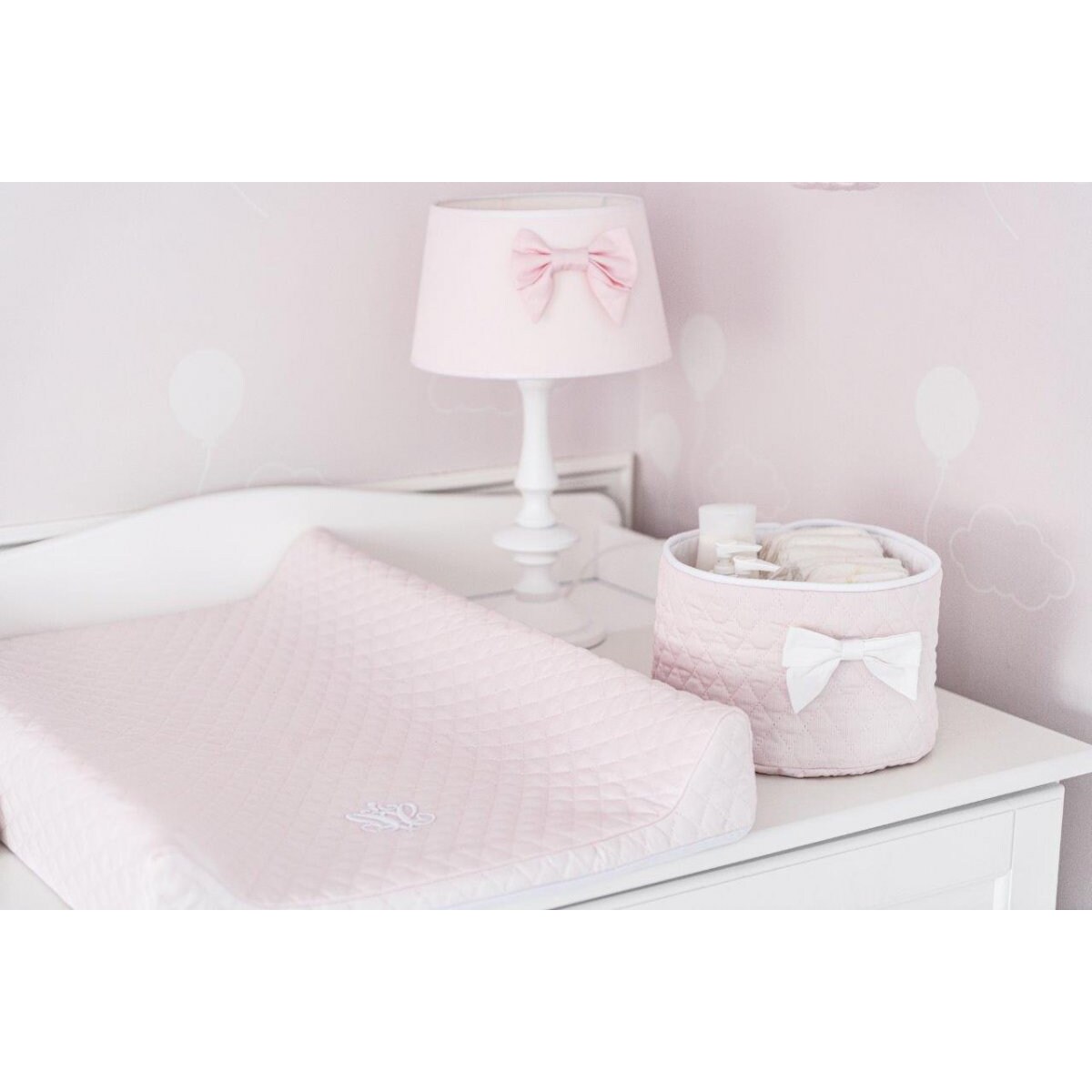 Pojemnik okrągły pikowany pudrowy