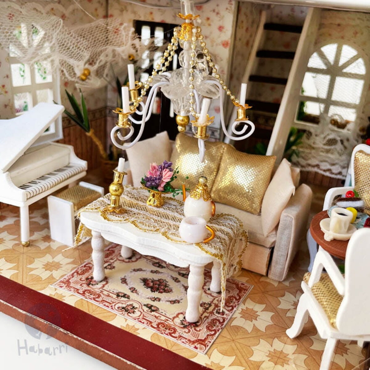 Miniaturowy domek - Dom na farmie tulipanów