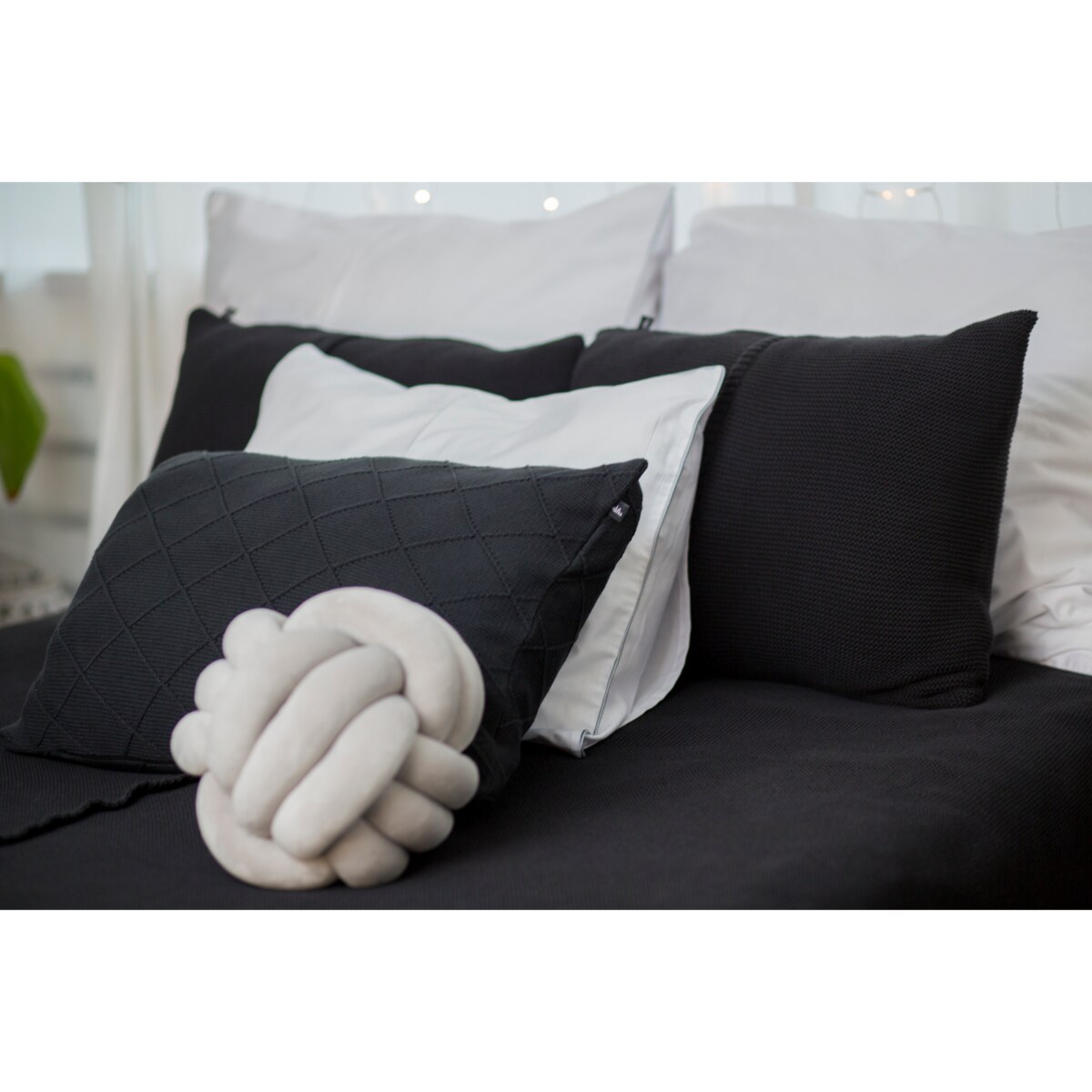 Poszewka klasyczna z przeszyciem grafitowa, 40 x 60 cm, La Manta