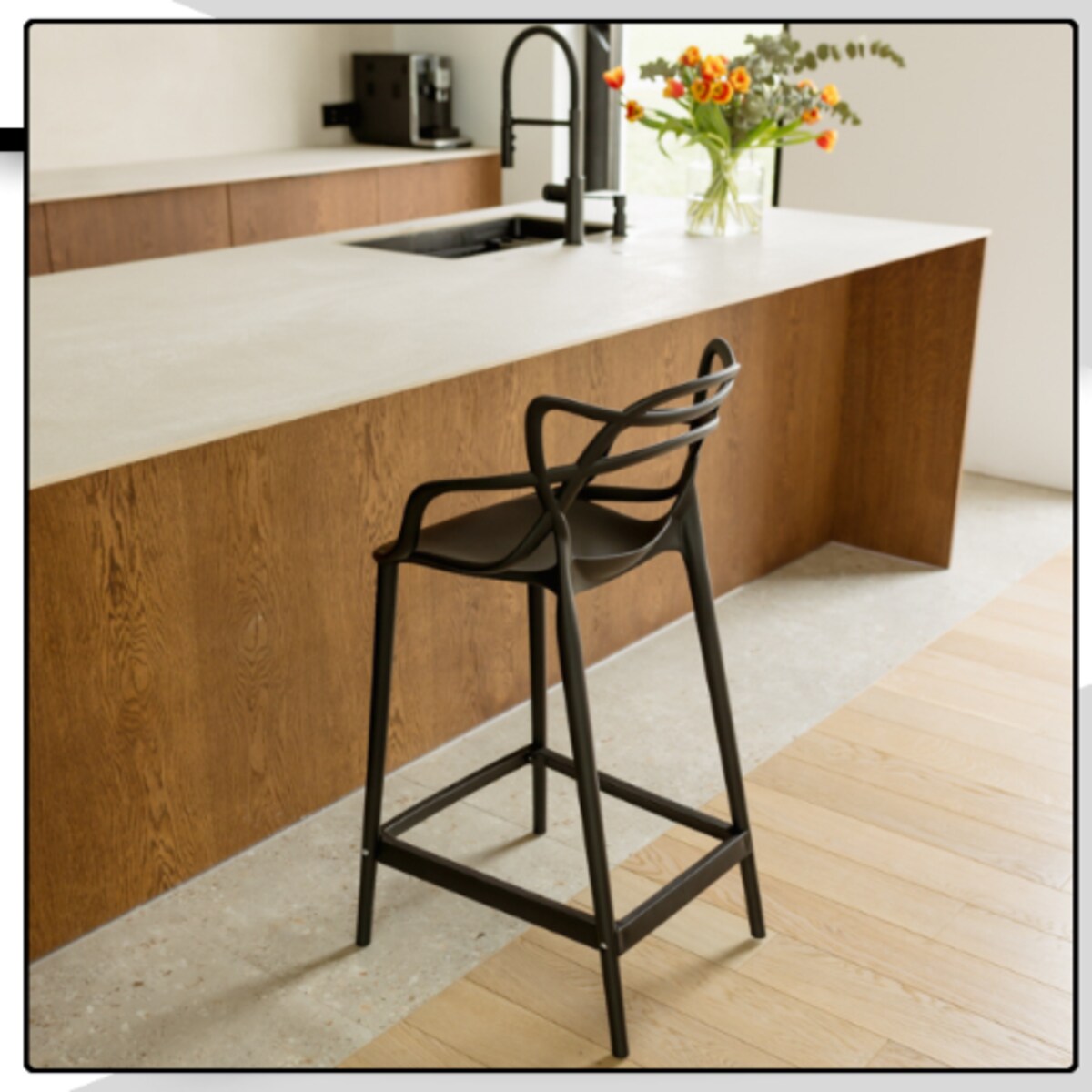 Hoker barowy plastikowy czarny ażurowy nowoczesny plastikowy do wyspy loft