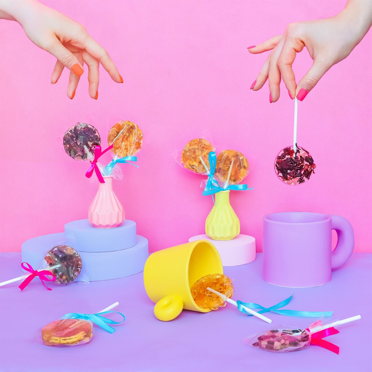 Herbaciany Lizak Mango Tango - pyszny cukrowy lizak do rozpuszczenia w gorącej wodzie z dodatkiem suszonych owoców mango na prezent, upominek - herbata, napar