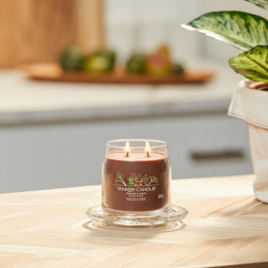 YC SIGNATURE – Świeca średnia PRALINE & BIRCH