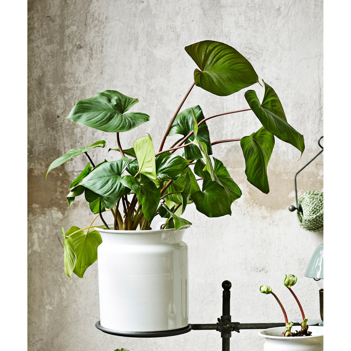 OSŁONKA DONICA WYSOKA BIAŁA 17cm doniczka metalowa do salonu prezent