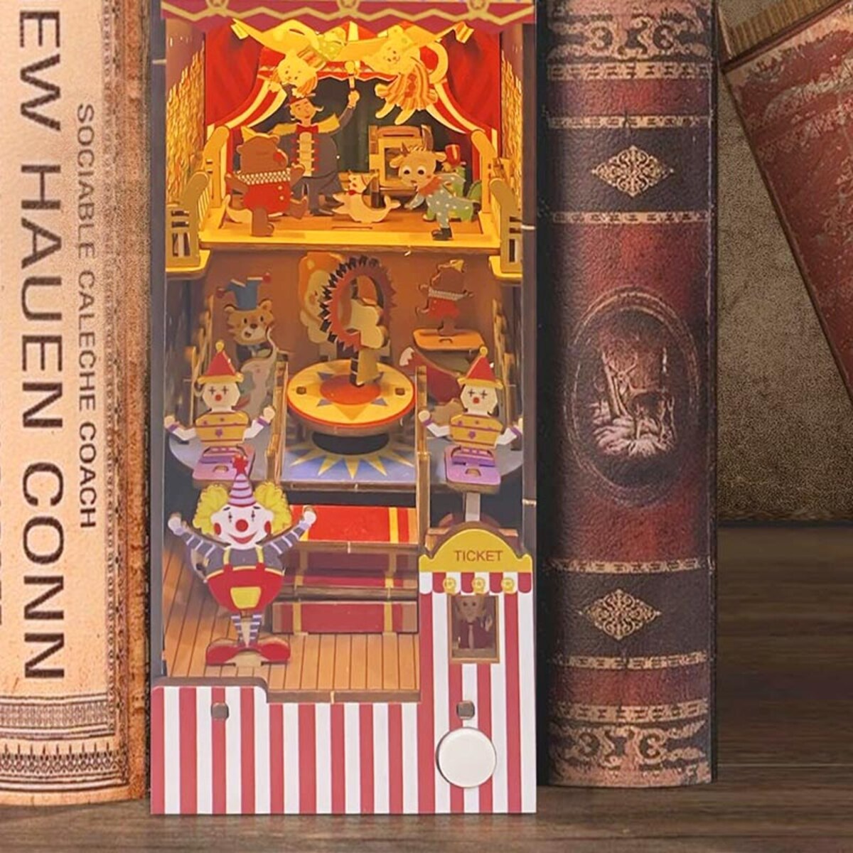 Miniaturowy domek Book Nook - Wesoły cyrk
