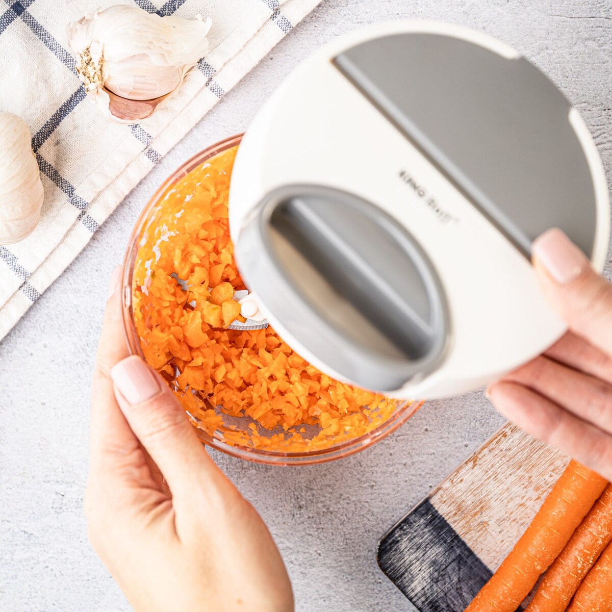 Rozdrabniacz siekacz kuchenny sznurkowy 400ml KINGHOFF