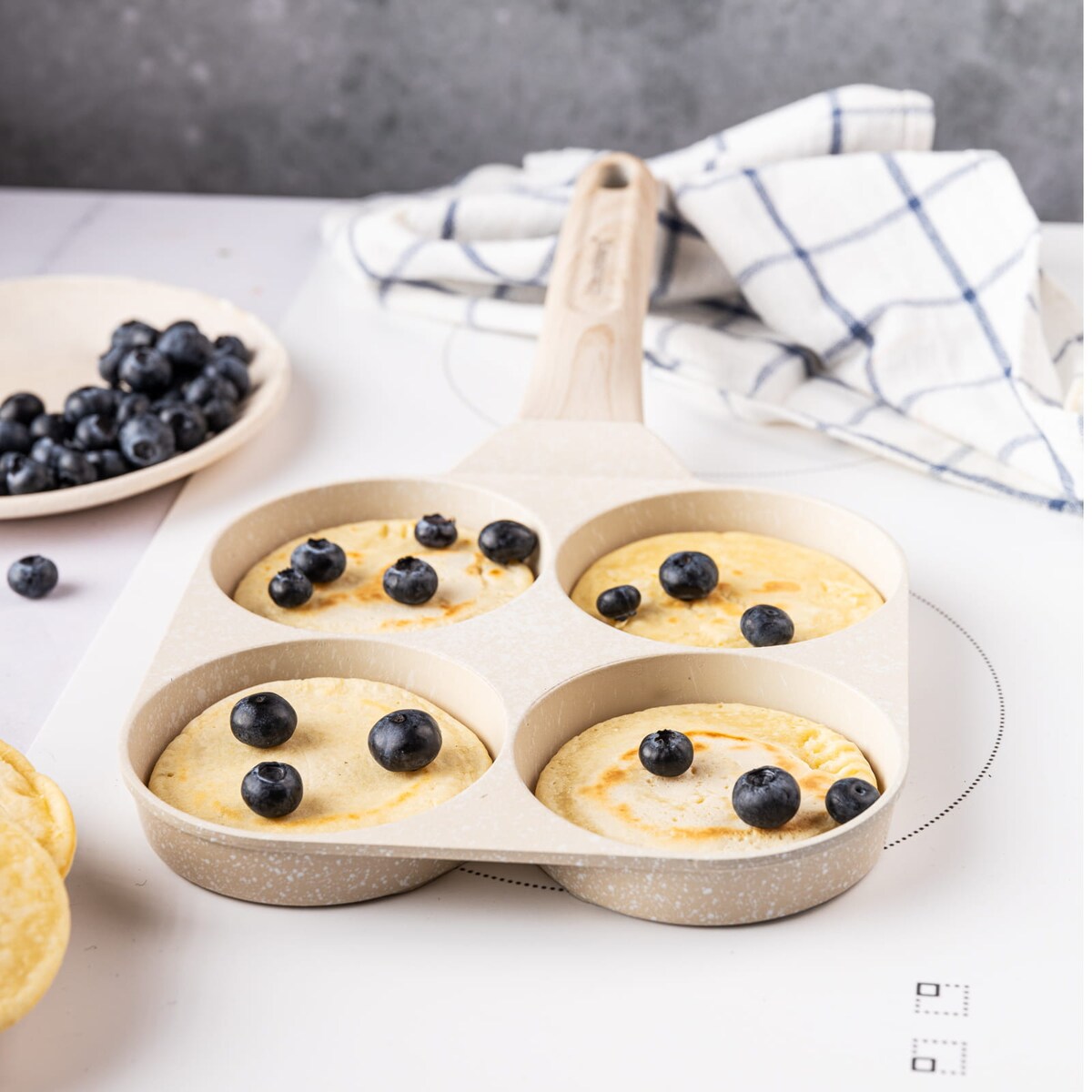 Patelnia marmurkowa 4 w 1 do naleśników jajek placków pancake 18cm BEŻOWA KLAUSBERG