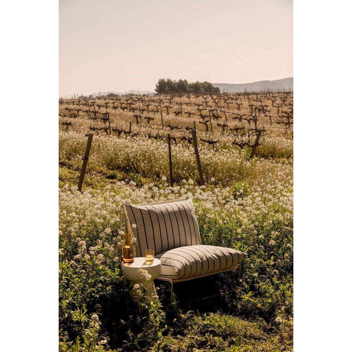 Fotel ogrodowy Amaro paski biało-granatowe