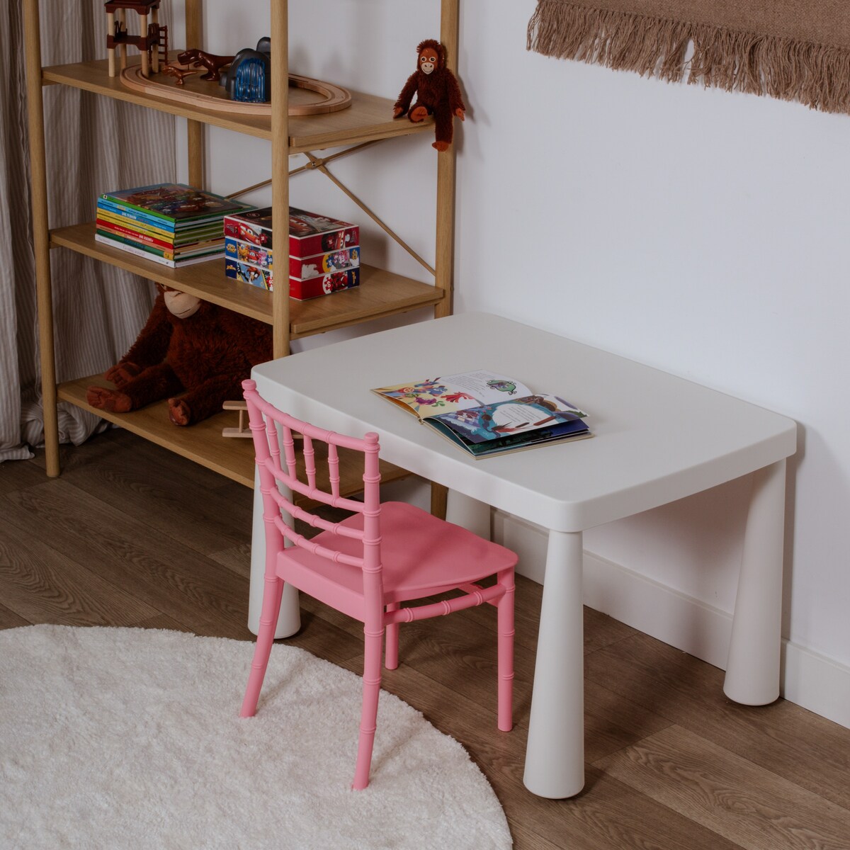 Krzesełko dla dzieci plastikowe z oparciem różowe dziecięce