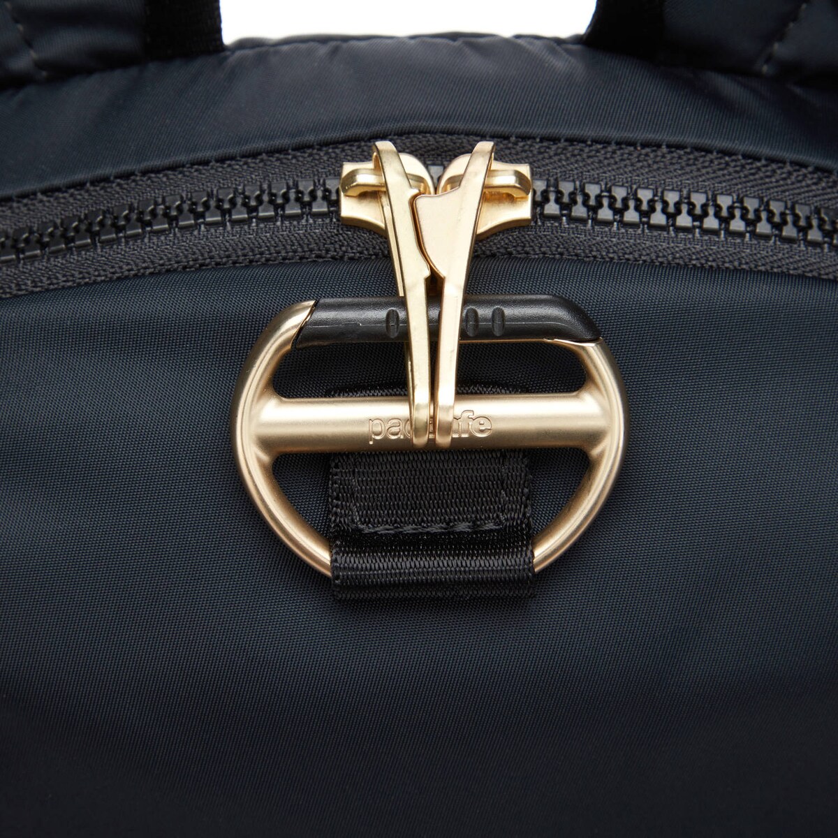 Plecak mini damski antykradzieżowy 8L Pacsafe Citysafe Econyl® - czarna