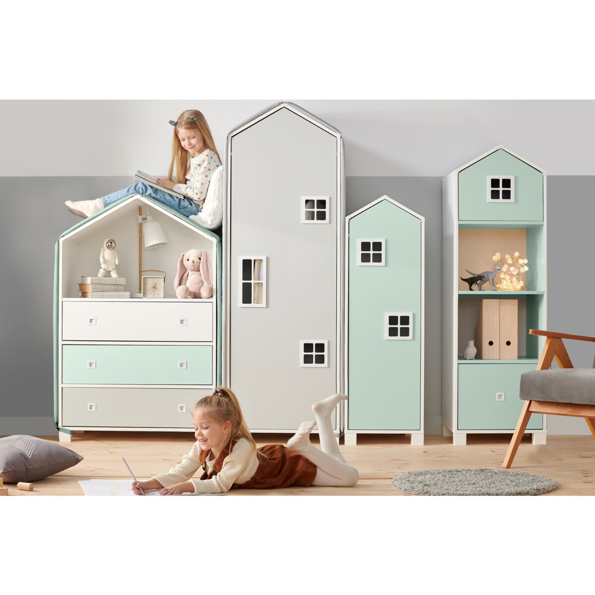 KONSIMO MIRUM Biała komoda w kształcie domku dla dziecka w kolorze zielonym