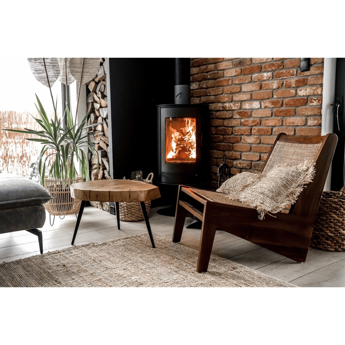 FOTEL ELISHA Z DRZEWA TEAKOWEGO