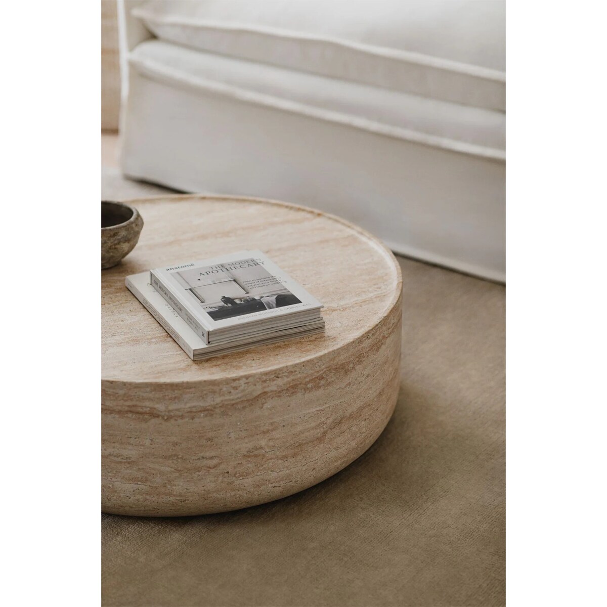 Cementowy stolik kawowy, wygląd trawertynu, Drullo 80 cm