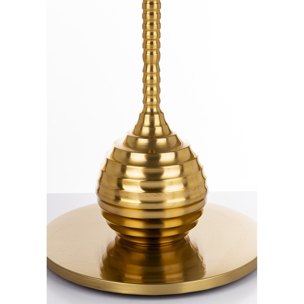 Stolik kawowy na złotej nodze ze szklanym blatem