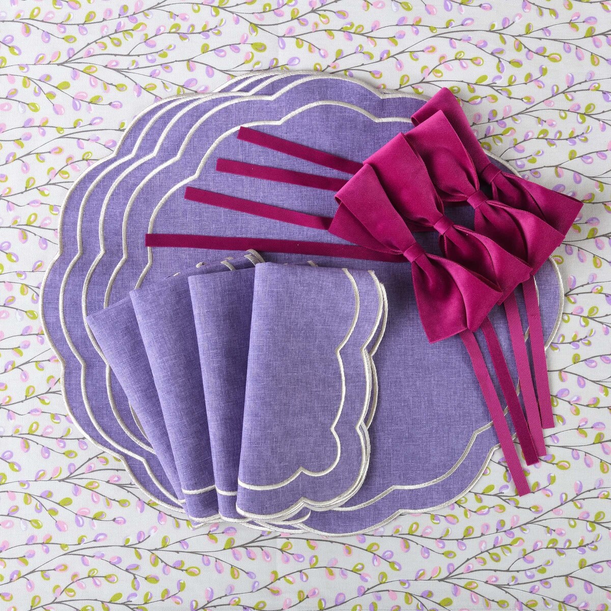 Obrus z motywem gałązek wierzby Purple Willow – 130 × 250 cm