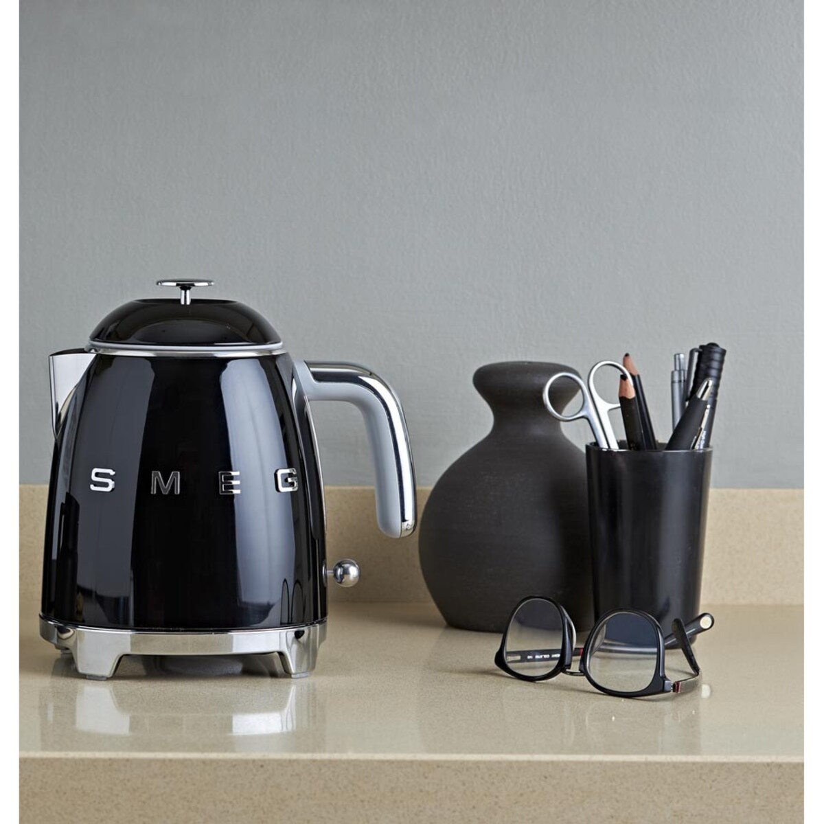 Czajnik elektryczny czarny 50's Style, 800 ml, SMEG