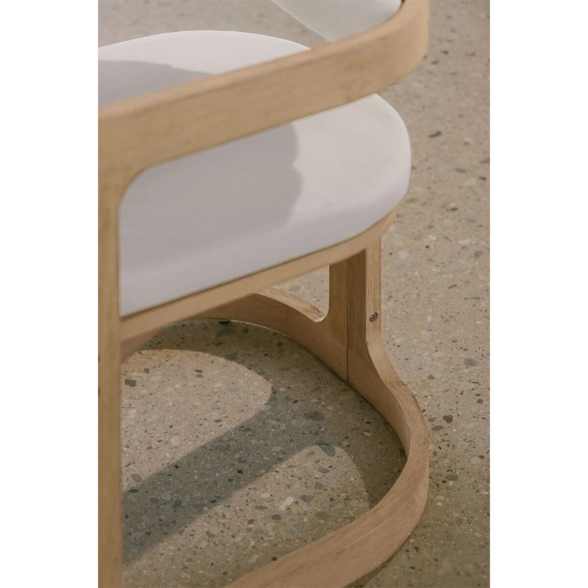 Krzesło ogrodowe z drewna eukaliptusowego Selira, bielone