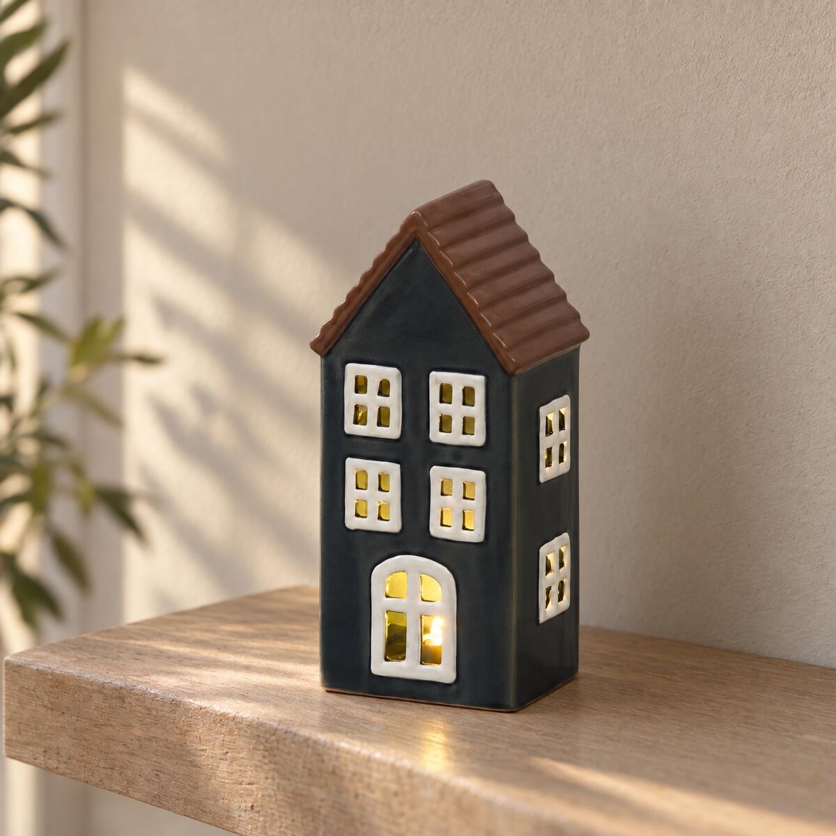 Lampion ceramiczny domek COPENHAGEN z oświetleniem LED, 6,5 x 8 x 17 cm, na baterie, kolor granatowy