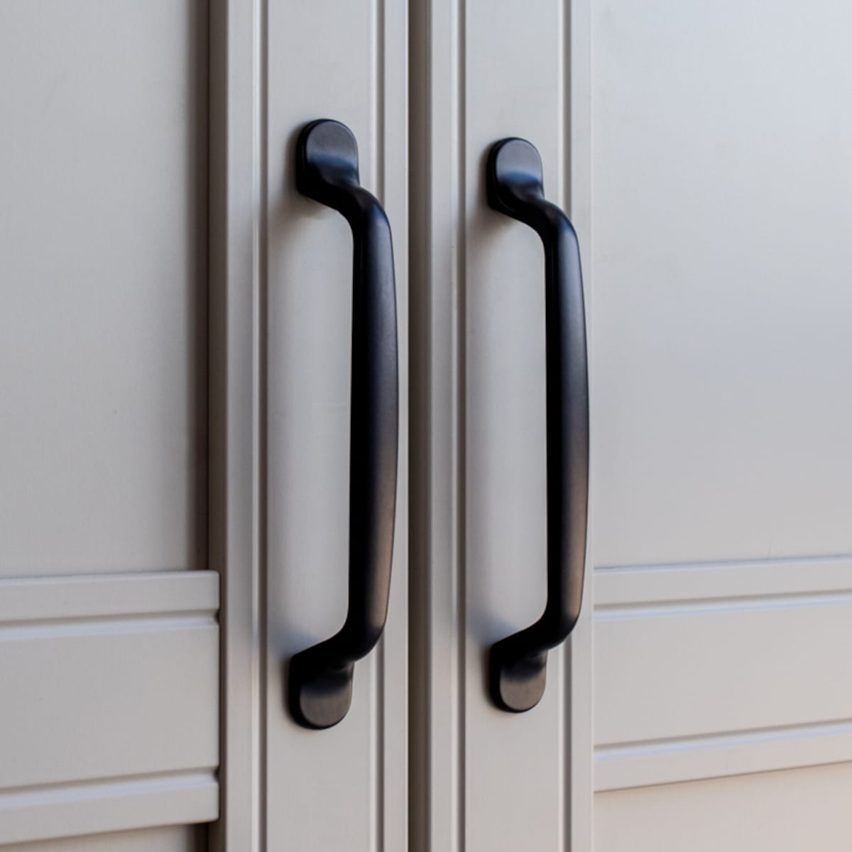 10x Uchwyt meblowy elegancki czarny 128 mm zestaw do mebli 10 szt