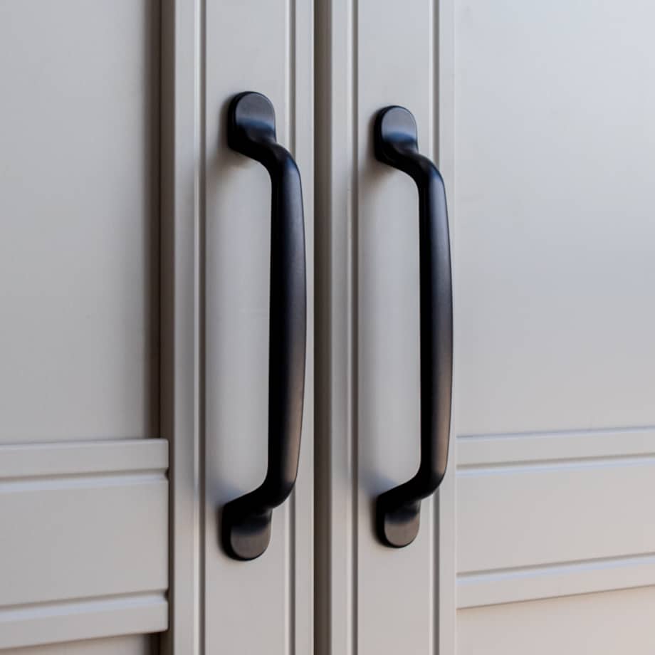 10x Uchwyt meblowy elegancki czarny 128 mm zestaw do mebli 10 szt