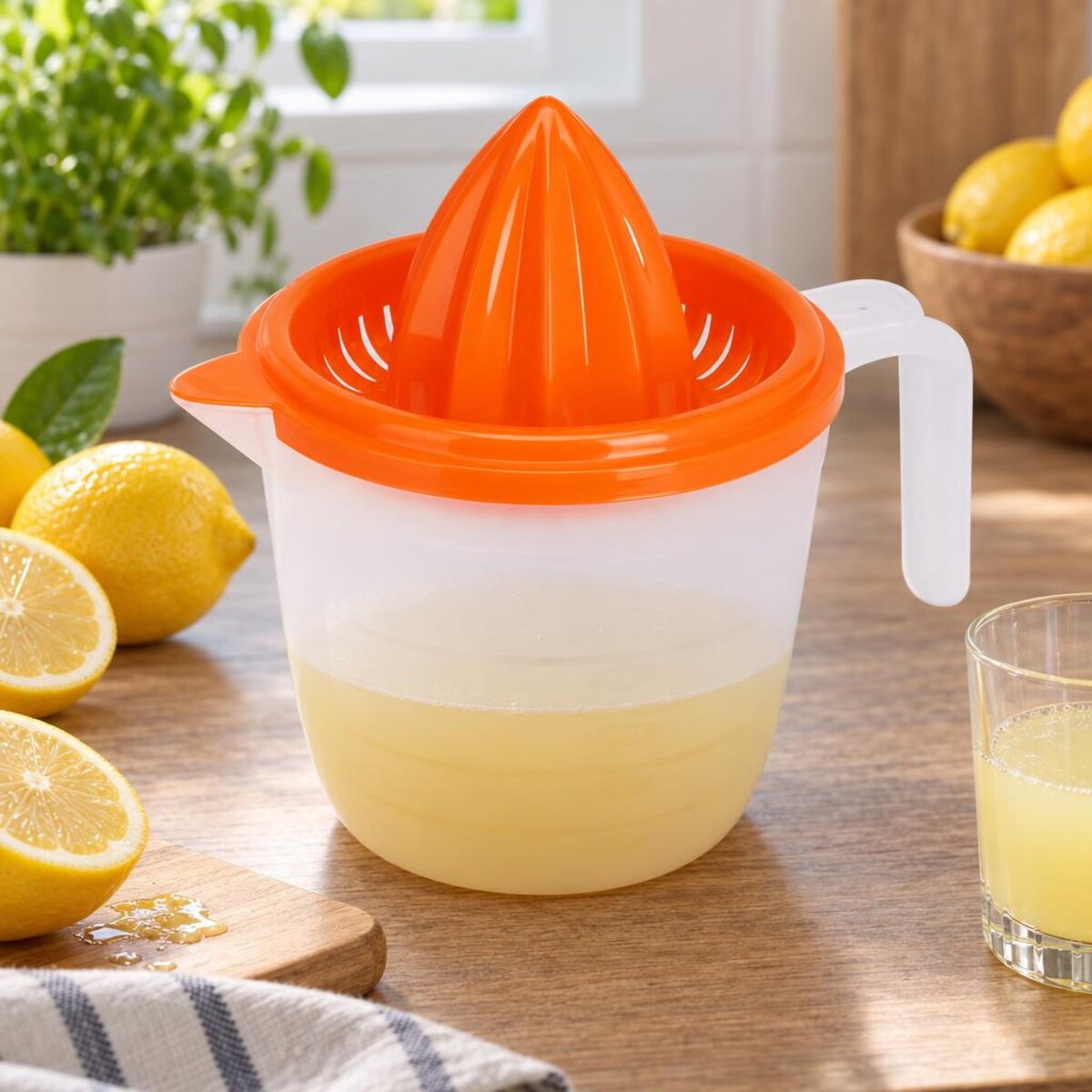 Wyciskacz do cytryn z dużym pojemnikiem, 600 ml