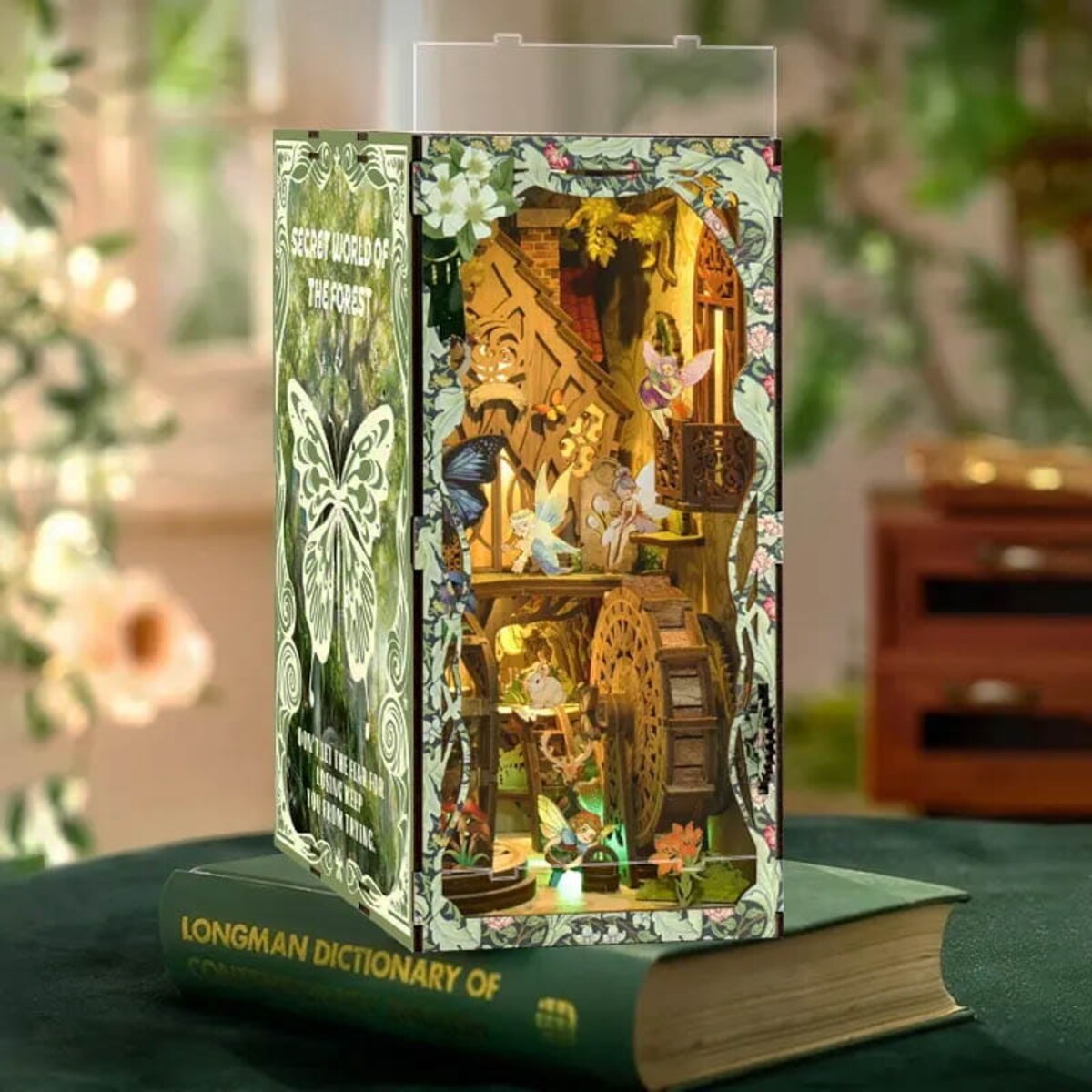 Miniaturowy domek Book Nook - Sekrety lasu