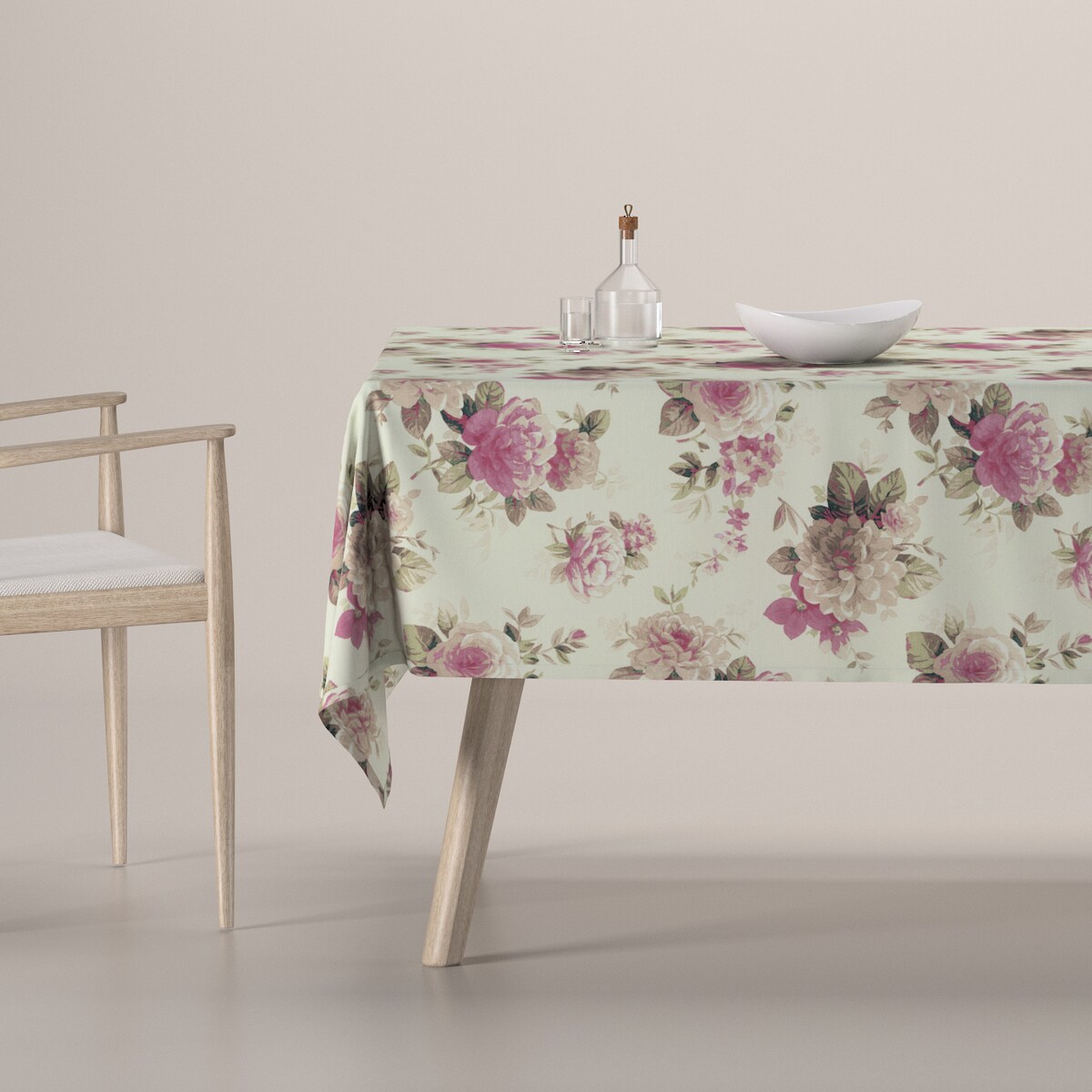 Obrus prostokątny 130 x 160 cm różowo-beżowe róże na kremowym tle